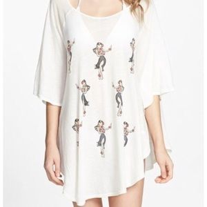 WILDFOX Swim oversize Hula girl top